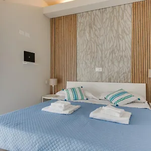 Madana Hotel